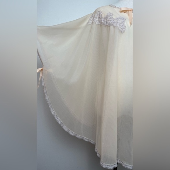 Vintage 60’s Mistee Peach Nylon Sheer Bed Cape Jacket Lingerie Medium - Picture 7 of 14